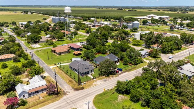 11535 CASTRO AVE, Lacoste, TX 78039