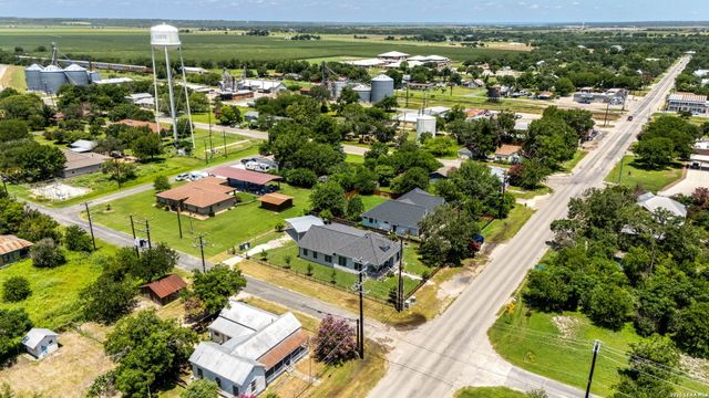 11535 CASTRO AVE, Lacoste, TX 78039
