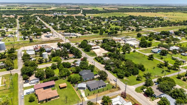 11535 CASTRO AVE, Lacoste, TX 78039