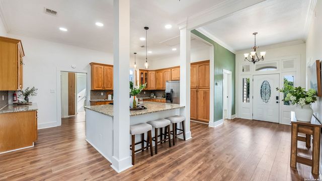 11535 CASTRO AVE, Lacoste, TX 78039