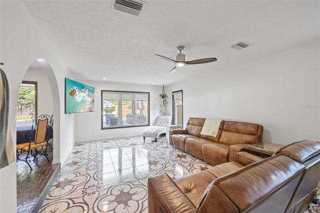 403 WEEBURN ROAD, Temple Terrace, FL 33617