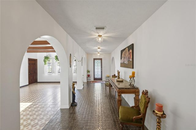 403 WEEBURN ROAD, Temple Terrace, FL 33617