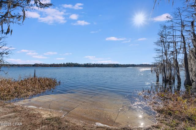 4458 Hancock Court, Chipley, FL 32428