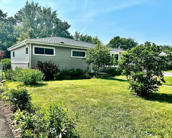 612 N Lincoln Avenue, Villa Park, IL 60181
