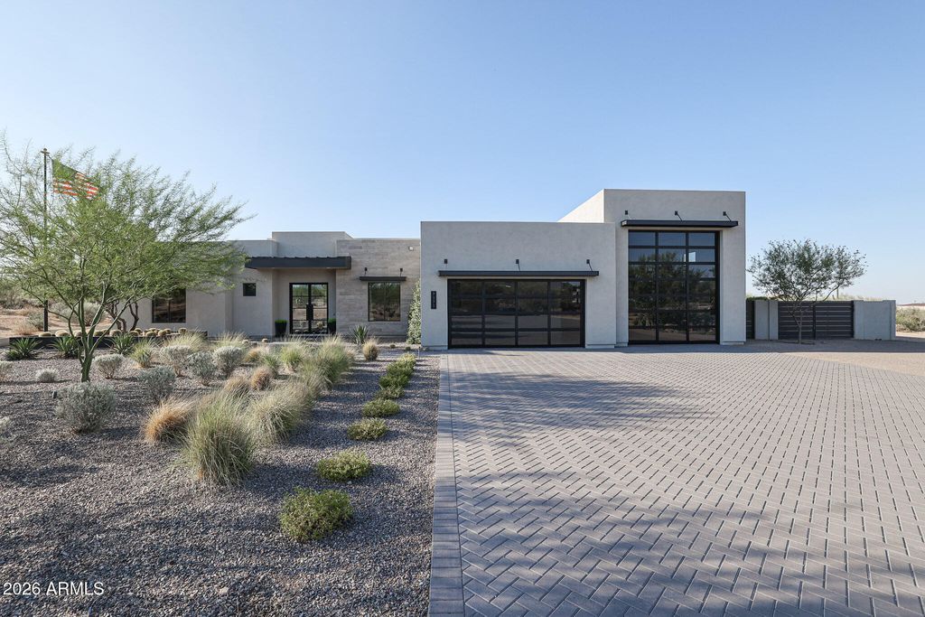 1658 W LAVITT Lane, Phoenix, AZ 85086 — photo 2