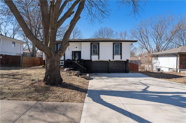 8906 N Mcgee Street, Kansas City, MO 64155