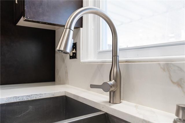 8906 N Mcgee Street, Kansas City, MO 64155