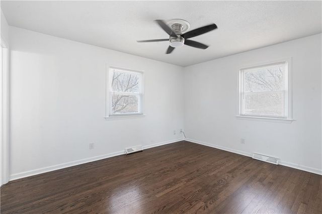 8906 N Mcgee Street, Kansas City, MO 64155