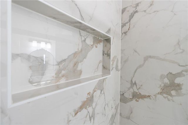 8906 N Mcgee Street, Kansas City, MO 64155