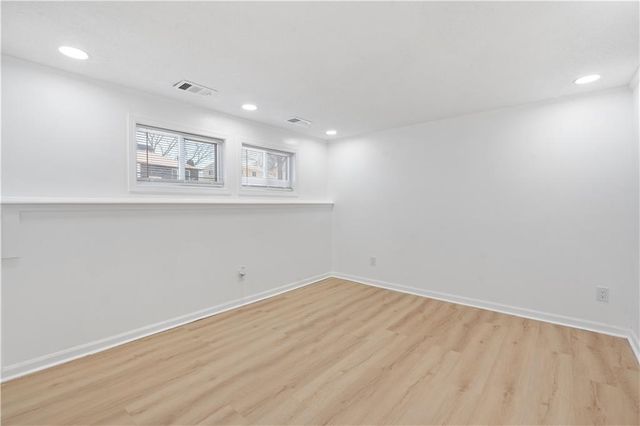 8906 N Mcgee Street, Kansas City, MO 64155