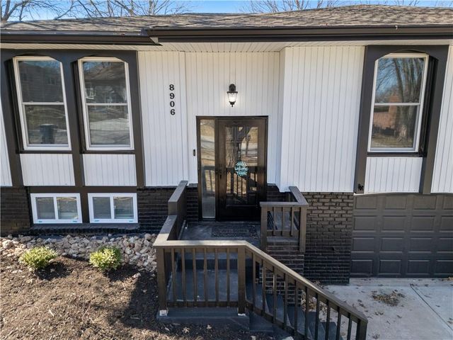 8906 N Mcgee Street, Kansas City, MO 64155