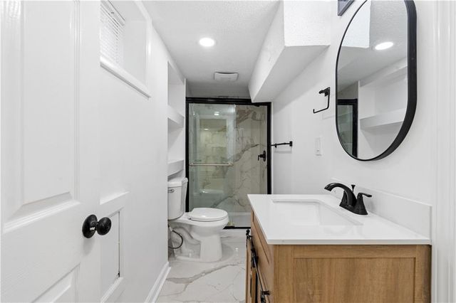 8906 N Mcgee Street, Kansas City, MO 64155