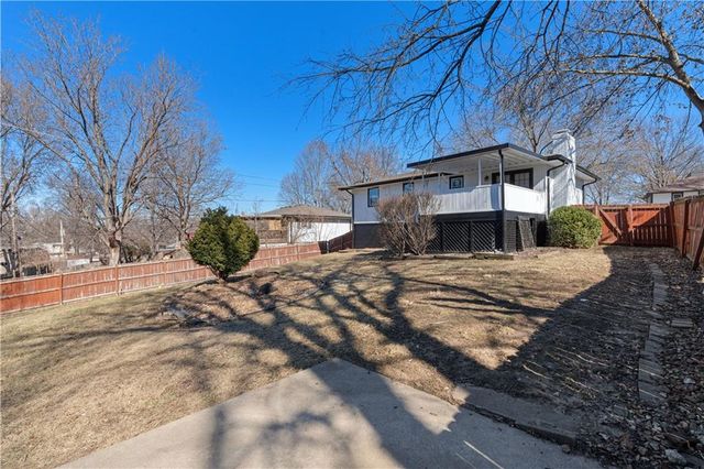 8906 N Mcgee Street, Kansas City, MO 64155