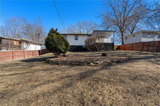 8906 N Mcgee Street, Kansas City, MO 64155