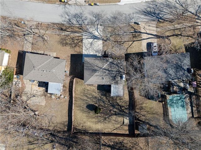 8906 N Mcgee Street, Kansas City, MO 64155