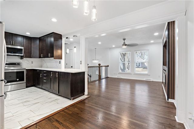 8906 N Mcgee Street, Kansas City, MO 64155