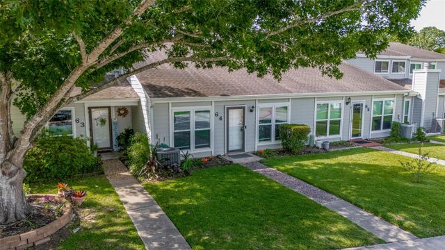 64 Hideaway Drive, Friendswood, TX 77546