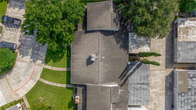 64 Hideaway Drive, Friendswood, TX 77546