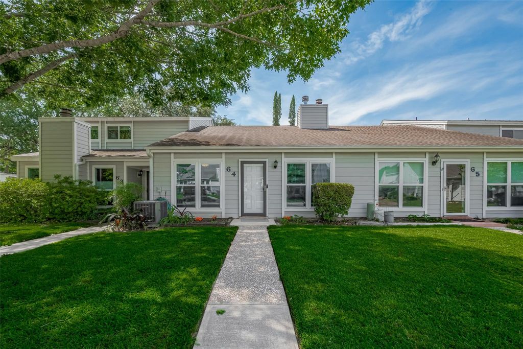 64 Hideaway Drive, Friendswood, TX 77546