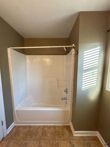 104 Chickasaw Court, Byron, GA 31008