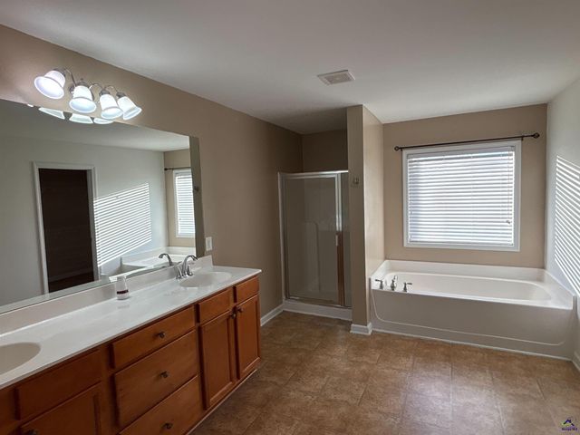 104 Chickasaw Court, Byron, GA 31008