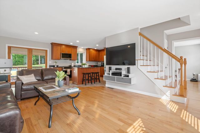 4 Brick Manor Drive, Nashua, NH 03063