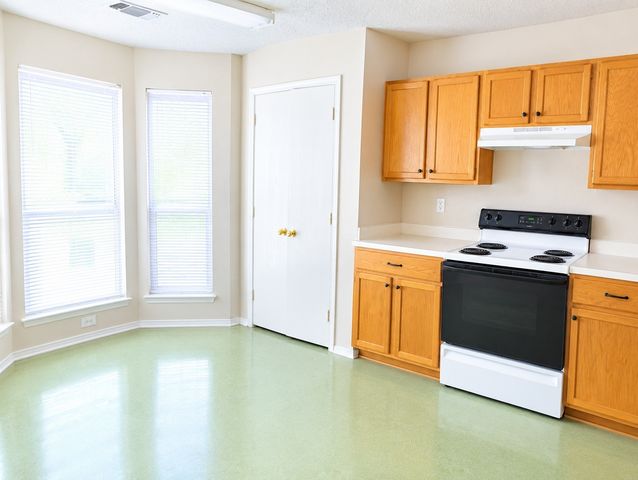 1007 Miles Avenue, Burleson, TX 76028