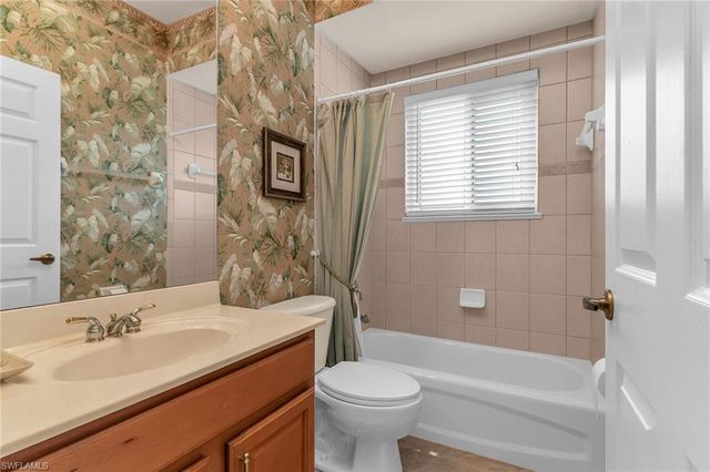 7859 Berkshire Pines DR, Naples, FL 34104