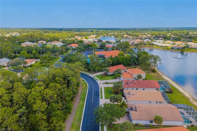 7859 Berkshire Pines DR, Naples, FL 34104