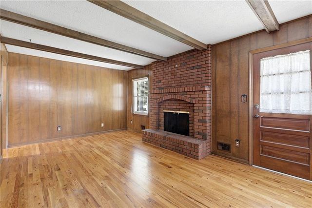 1701 Willow Circle, Blue Springs, MO 64014