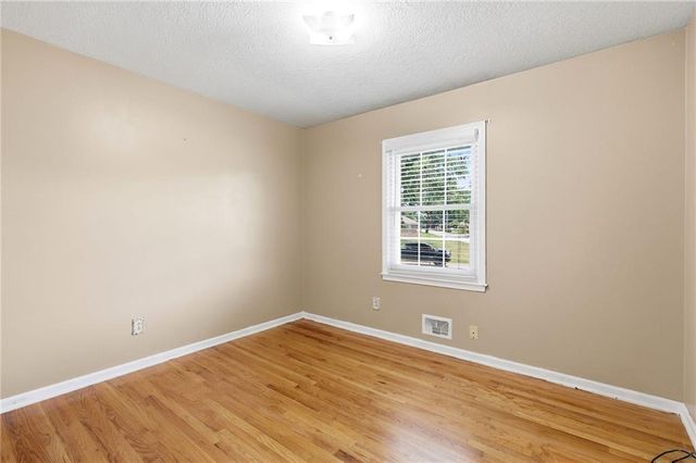 1701 Willow Circle, Blue Springs, MO 64014
