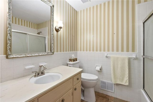 1701 Willow Circle, Blue Springs, MO 64014