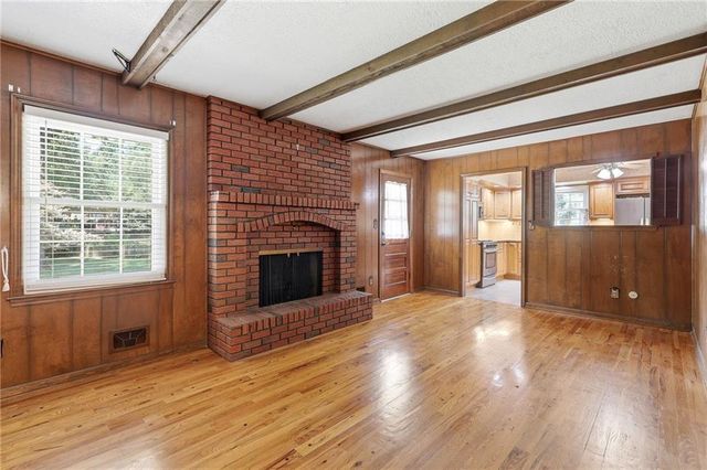 1701 Willow Circle, Blue Springs, MO 64014