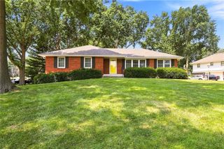 1701 Willow Circle, Blue Springs, MO 64014