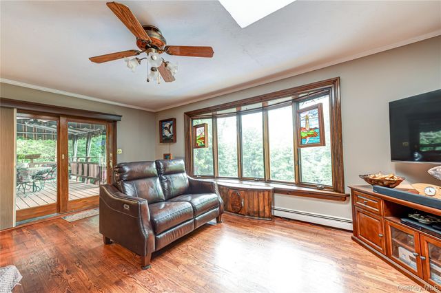 41 Oak Street, Smithtown, NY 11787