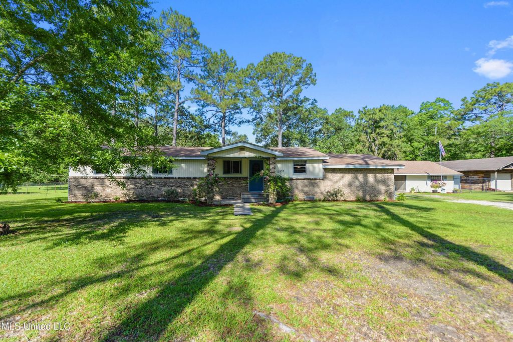 12833 Saracennia Road, Moss Point, MS 39562