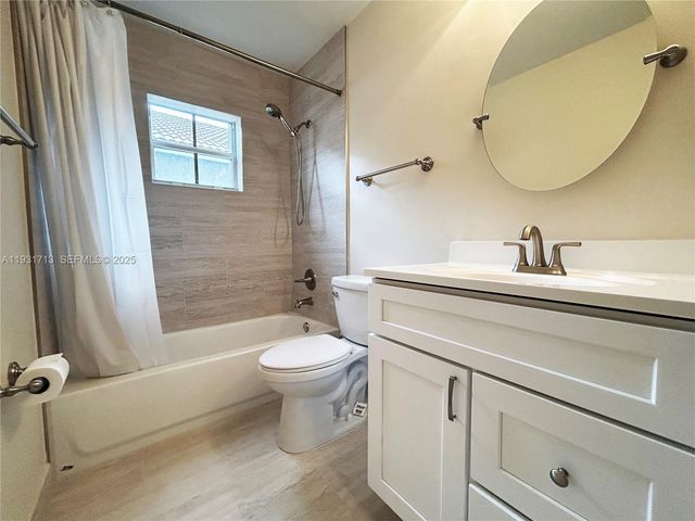 807 Sand Creek Cir, Weston, FL 33327