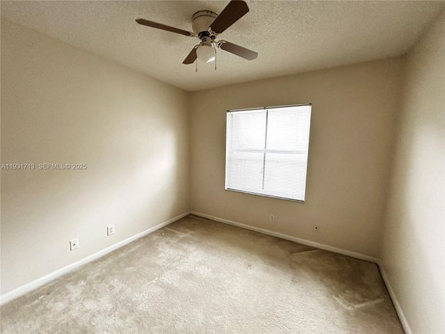 807 Sand Creek Cir, Weston, FL 33327