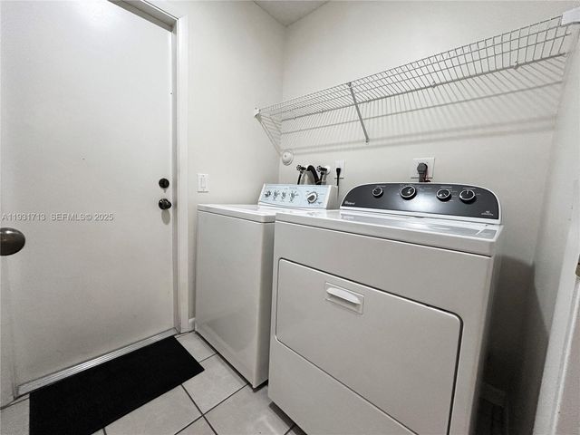 807 Sand Creek Cir, Weston, FL 33327