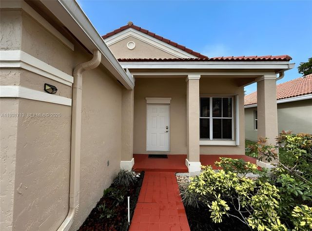 807 Sand Creek Cir, Weston, FL 33327