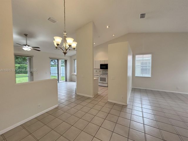 807 Sand Creek Cir, Weston, FL 33327