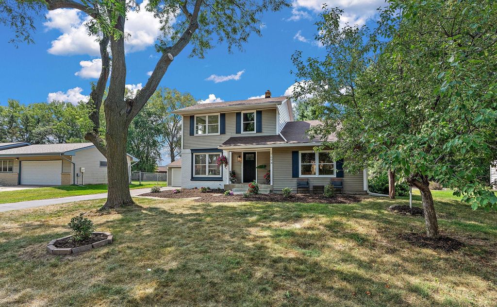 1694 Hinton Trail N, Oakdale, MN 55128 — photo 2