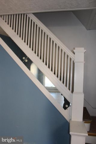 8 N LOCUST ST, Coal Township, PA 17866