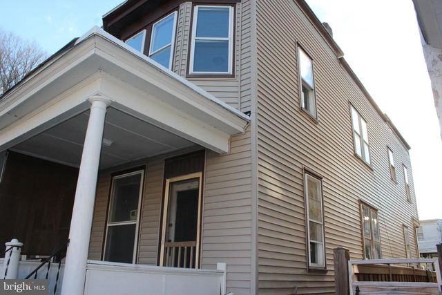 8 N LOCUST ST, Coal Township, PA 17866