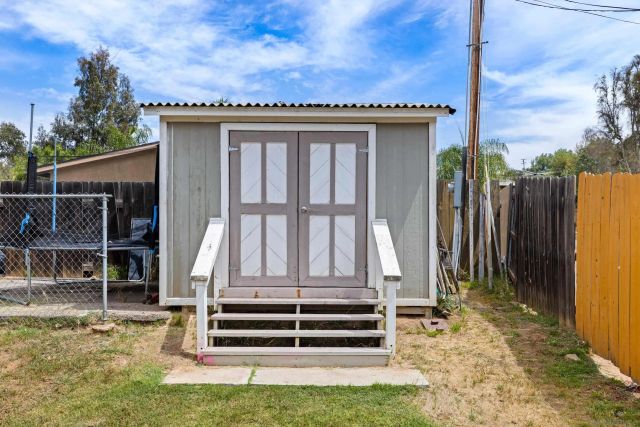 9156 Winter Gardens Blvd, Lakeside, CA 92040