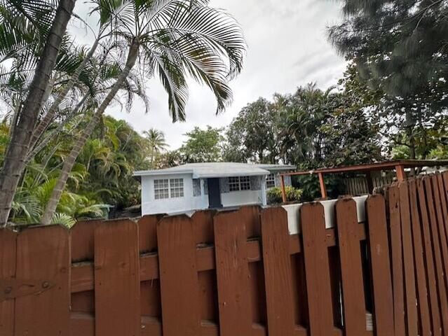 1660 SW 28th Avenue, Fort Lauderdale, FL 33312