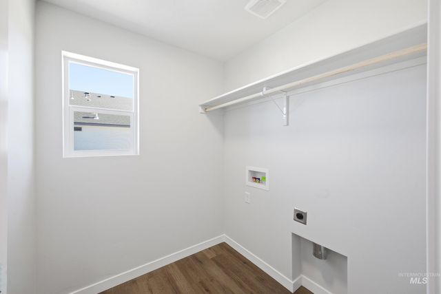 6617 W Plateau Creek Dr, Meridian, ID 83646