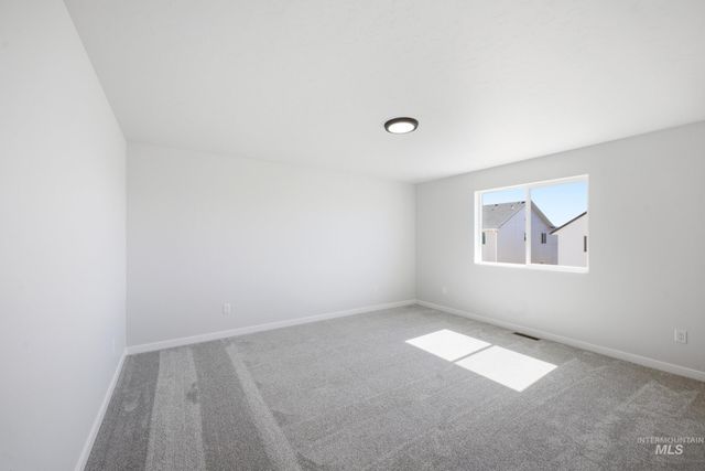 6617 W Plateau Creek Dr, Meridian, ID 83646