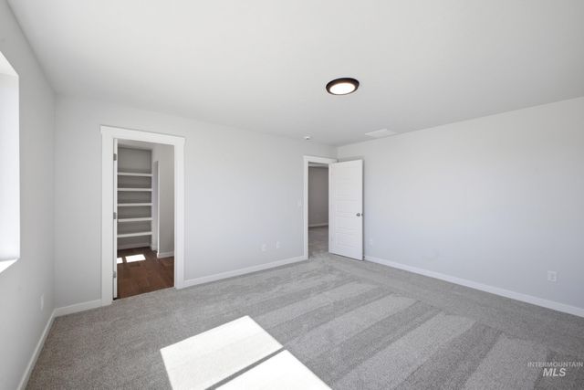 6617 W Plateau Creek Dr, Meridian, ID 83646