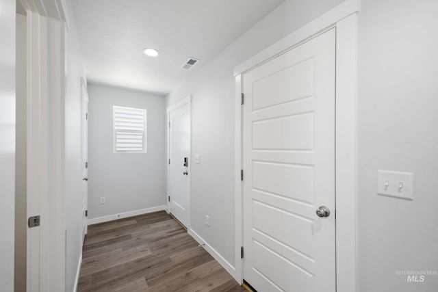 6617 W Plateau Creek Dr, Meridian, ID 83646